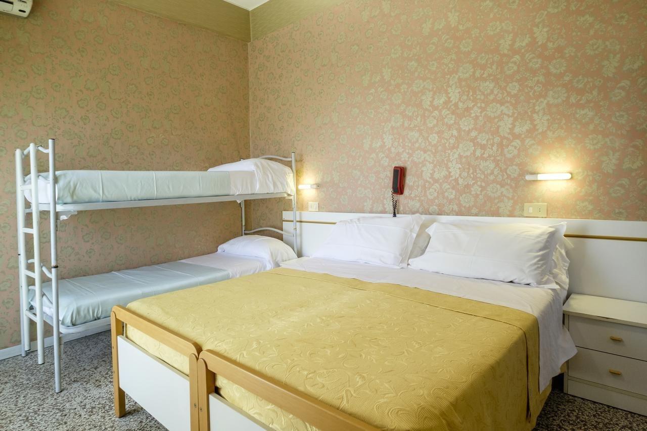 Hotel Giumer Rimini Ngoại thất bức ảnh
