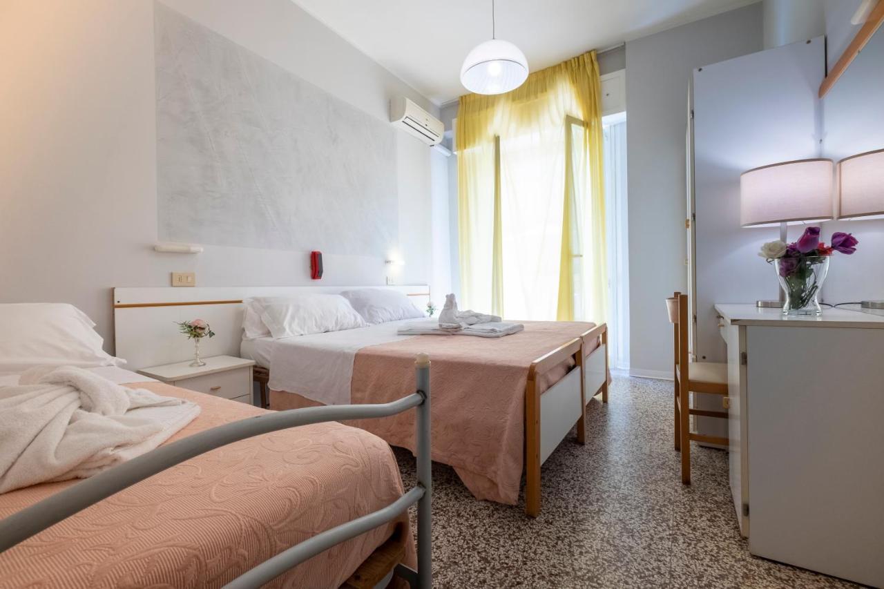 Hotel Giumer Rimini Ngoại thất bức ảnh