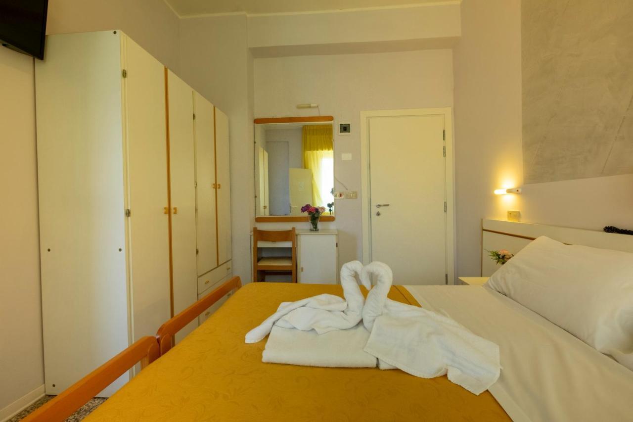 Hotel Giumer Rimini Ngoại thất bức ảnh