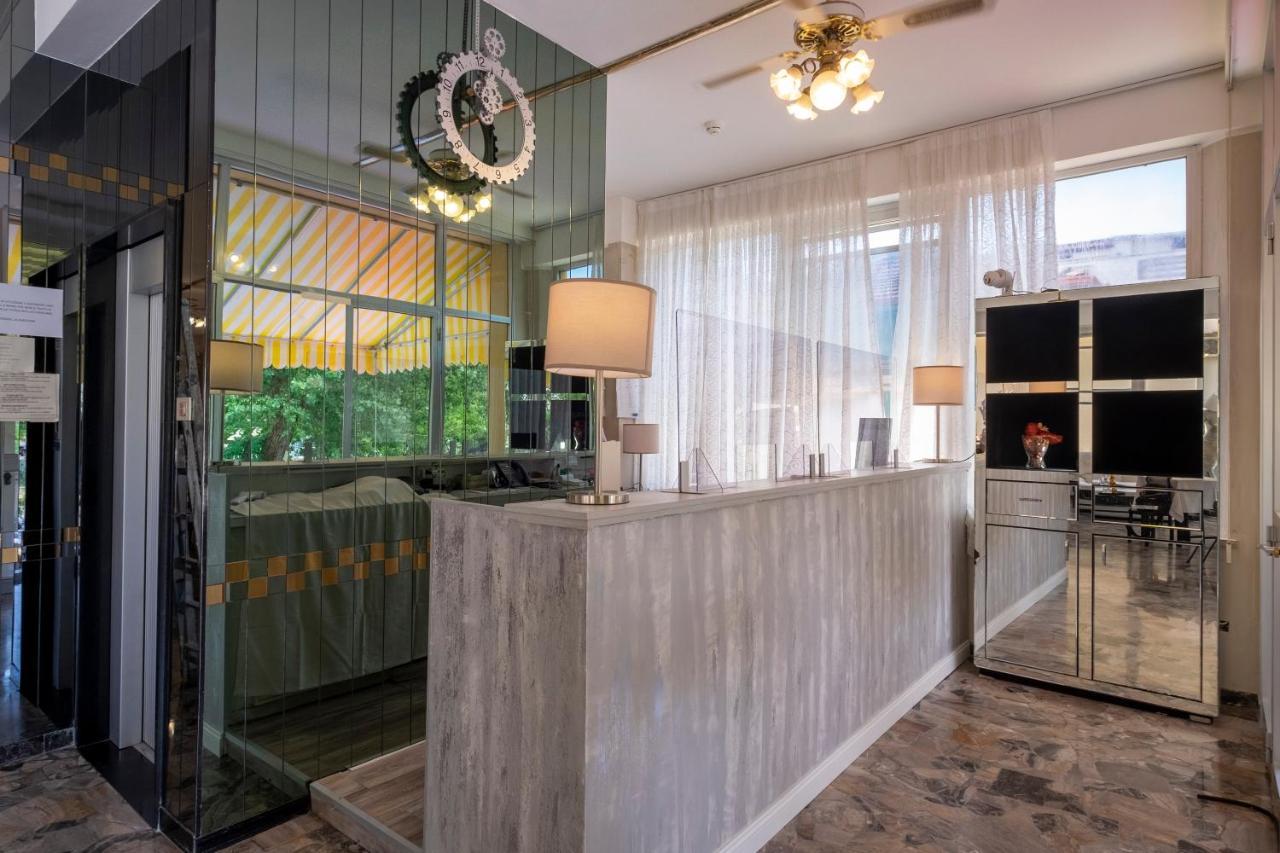 Hotel Giumer Rimini Ngoại thất bức ảnh