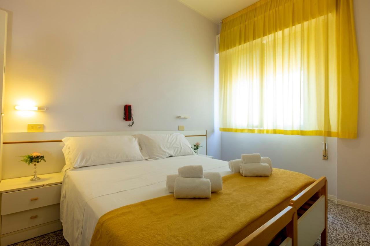 Hotel Giumer Rimini Ngoại thất bức ảnh