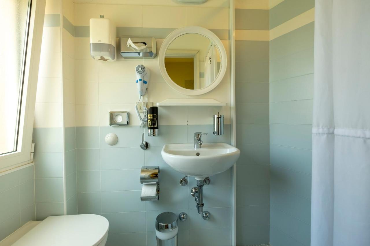 Hotel Giumer Rimini Ngoại thất bức ảnh
