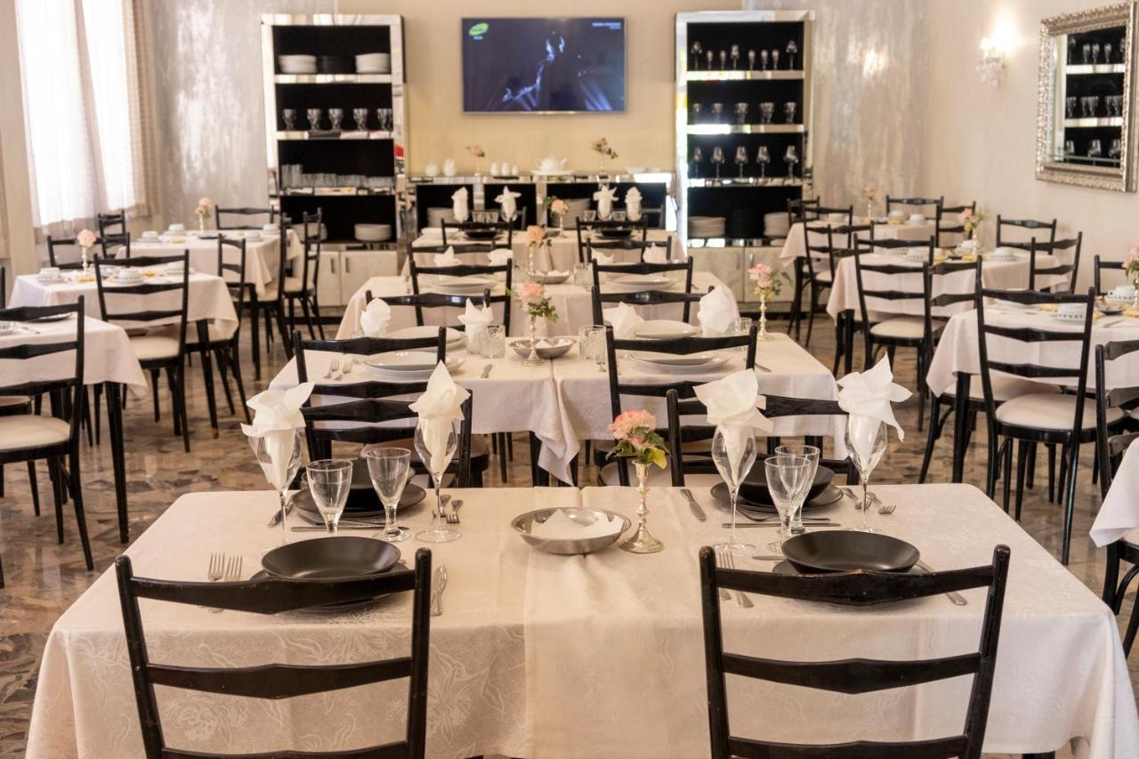 Hotel Giumer Rimini Ngoại thất bức ảnh