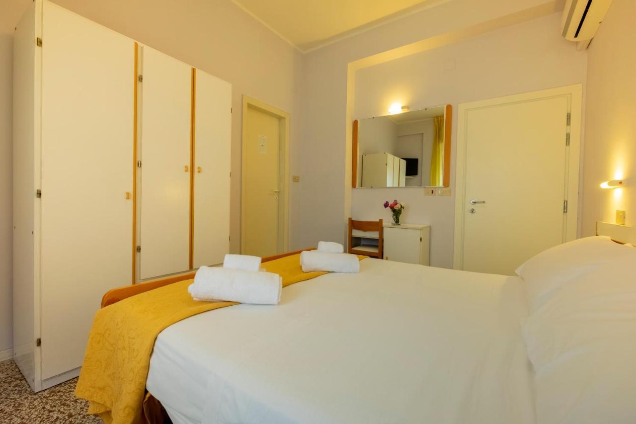 Hotel Giumer Rimini Ngoại thất bức ảnh