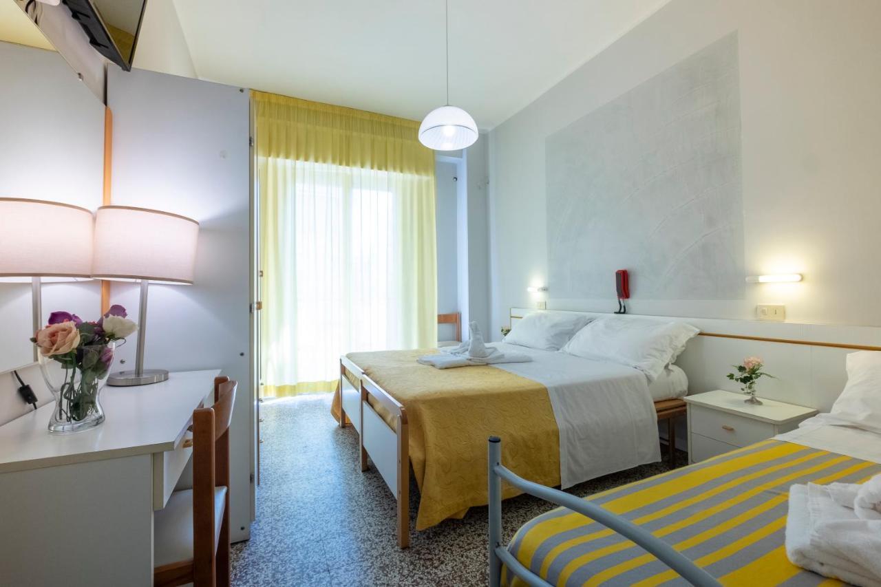Hotel Giumer Rimini Ngoại thất bức ảnh