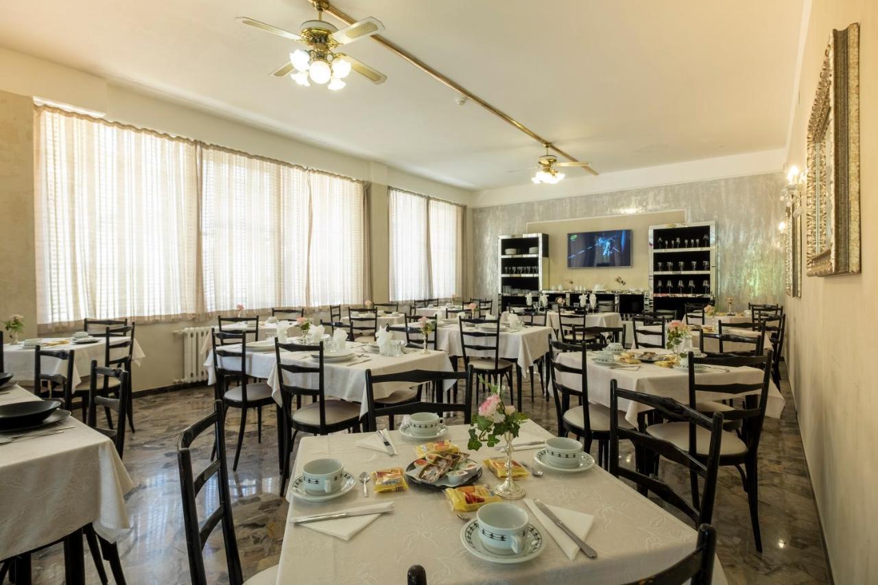 Hotel Giumer Rimini Ngoại thất bức ảnh