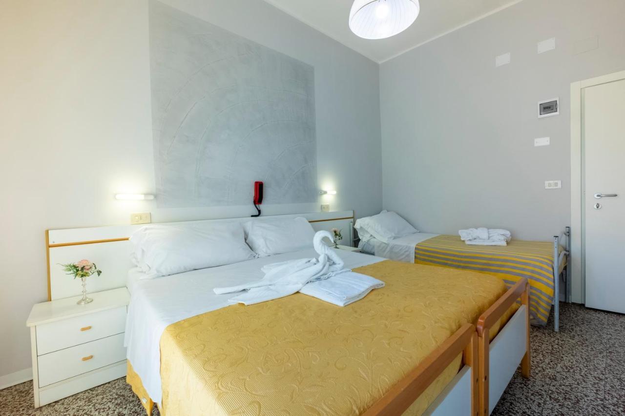 Hotel Giumer Rimini Ngoại thất bức ảnh