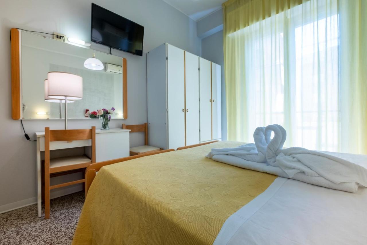Hotel Giumer Rimini Ngoại thất bức ảnh