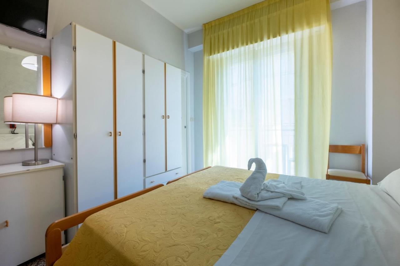 Hotel Giumer Rimini Ngoại thất bức ảnh