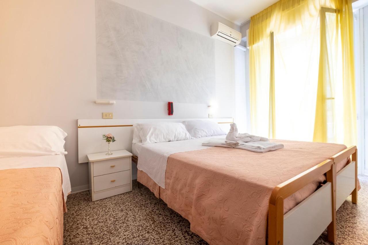 Hotel Giumer Rimini Ngoại thất bức ảnh
