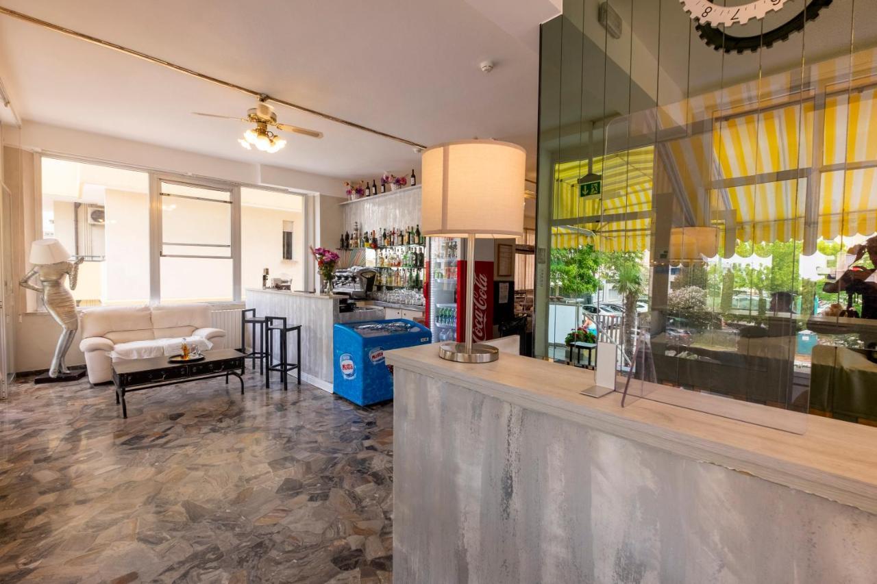 Hotel Giumer Rimini Ngoại thất bức ảnh