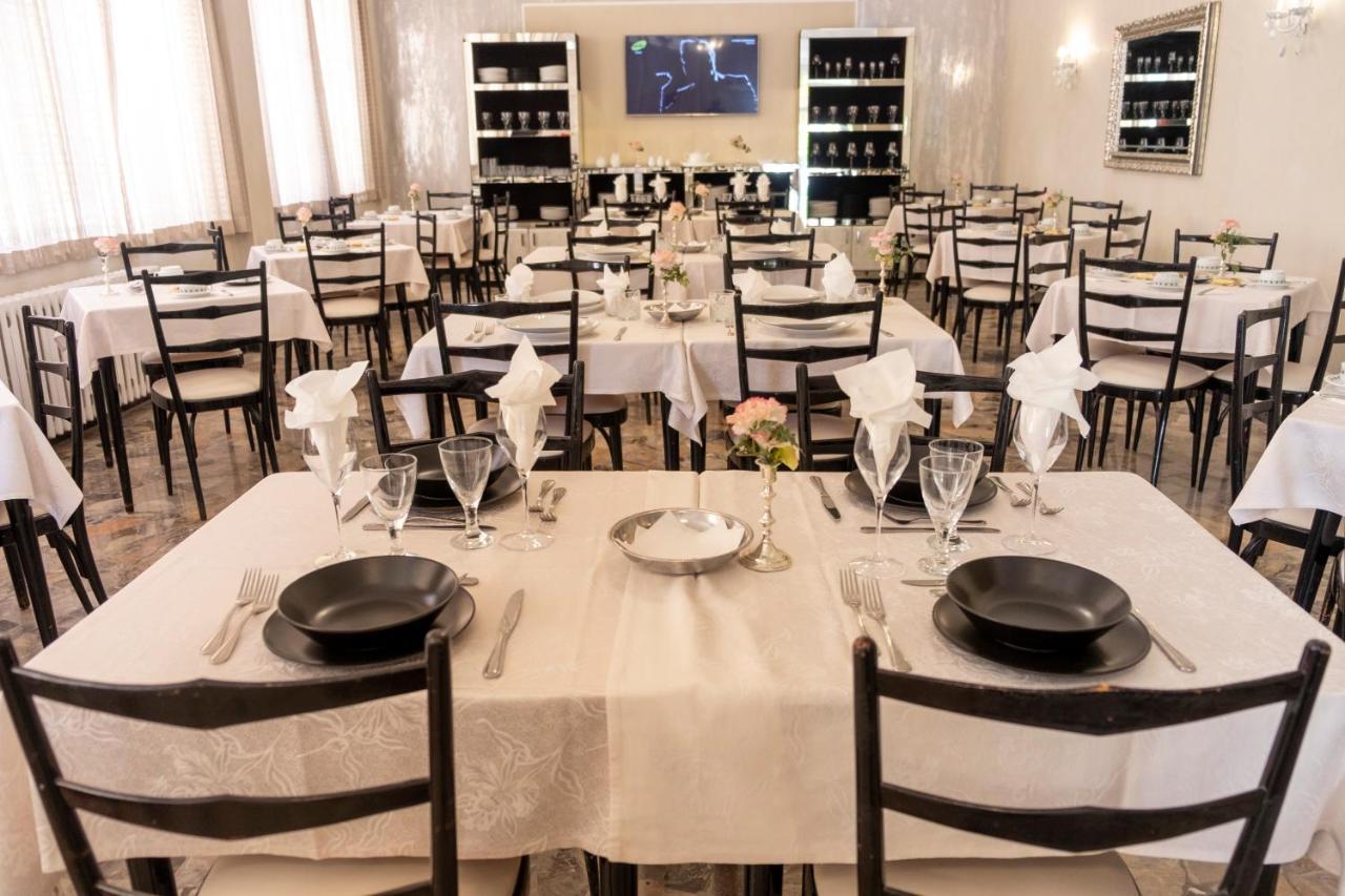 Hotel Giumer Rimini Ngoại thất bức ảnh