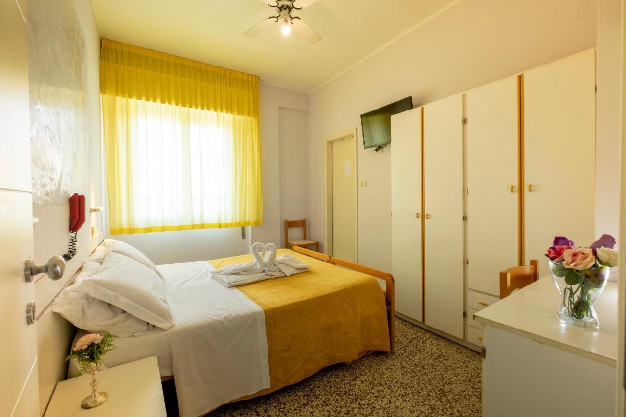 Hotel Giumer Rimini Ngoại thất bức ảnh